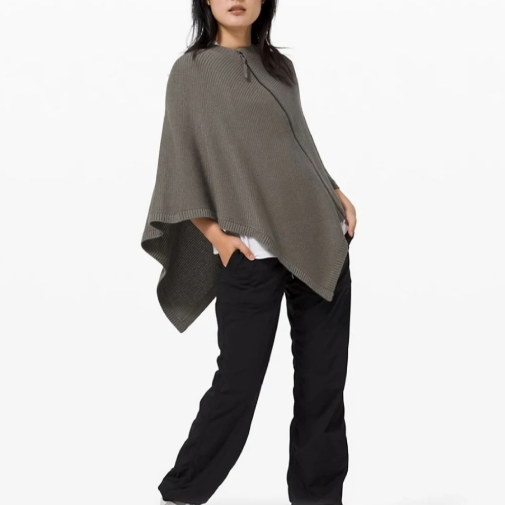 Lululemon On-The-Go Poncho in Gray  - One Size